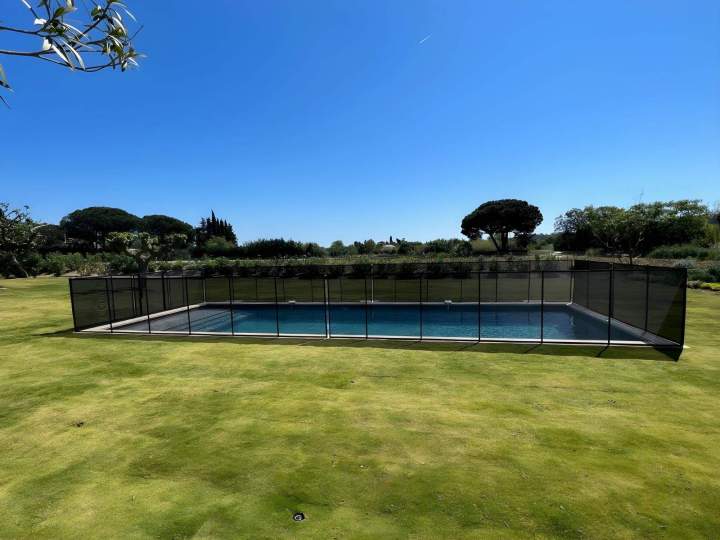 Filet de protection de piscine Le Golfe de Saint-Tropez