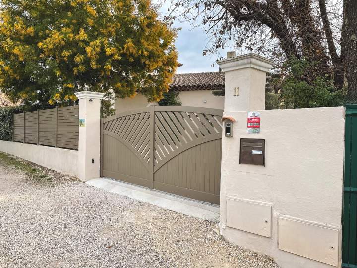 Pose d’automatismes de portails - Le Golfe de Saint-Tropez