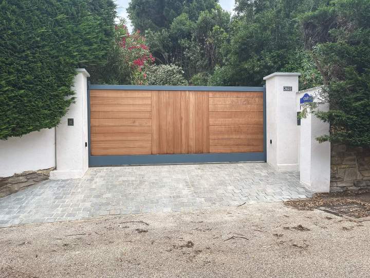 Portail soigneusement installé Le Golfe de Saint-Tropez