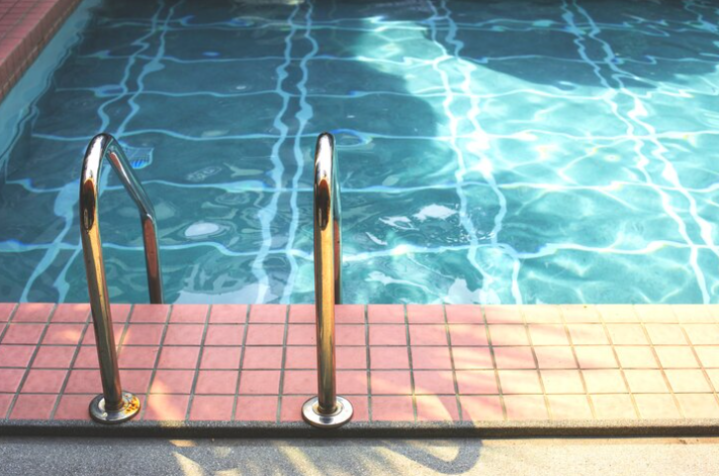 Comment fonctionne une alarme pour piscine ? Saint-Tropez<br>Quel est le fonctionnement d’une alarme pour piscine ? Saint-Tropez<br>Quel est le rôle d’une alarme pour piscine ? Saint-Tropez