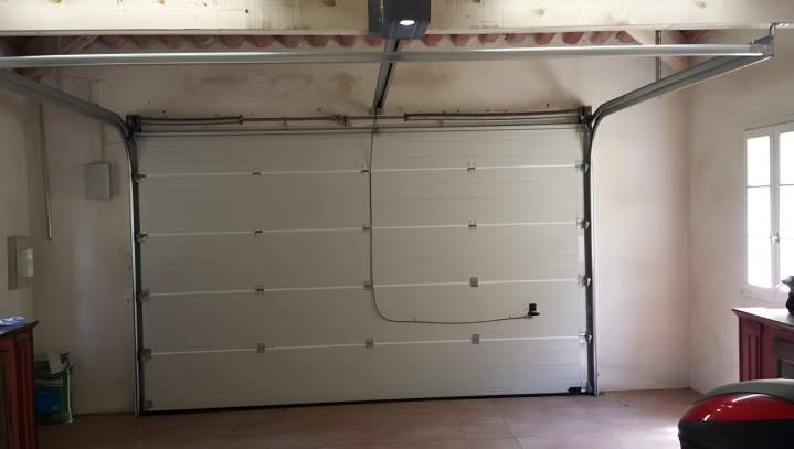 Motorisation porte de garage sectionnelle Le Golfe de Saint-Tropez