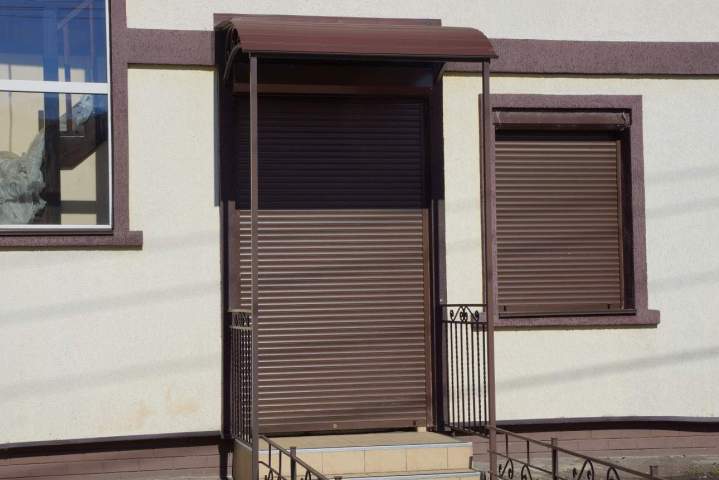 Pose de store banne Saint-Tropez